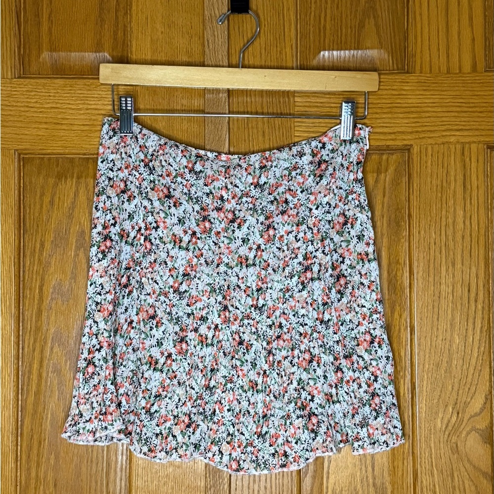 H&M Floral Flared Mini Skirt Size 6